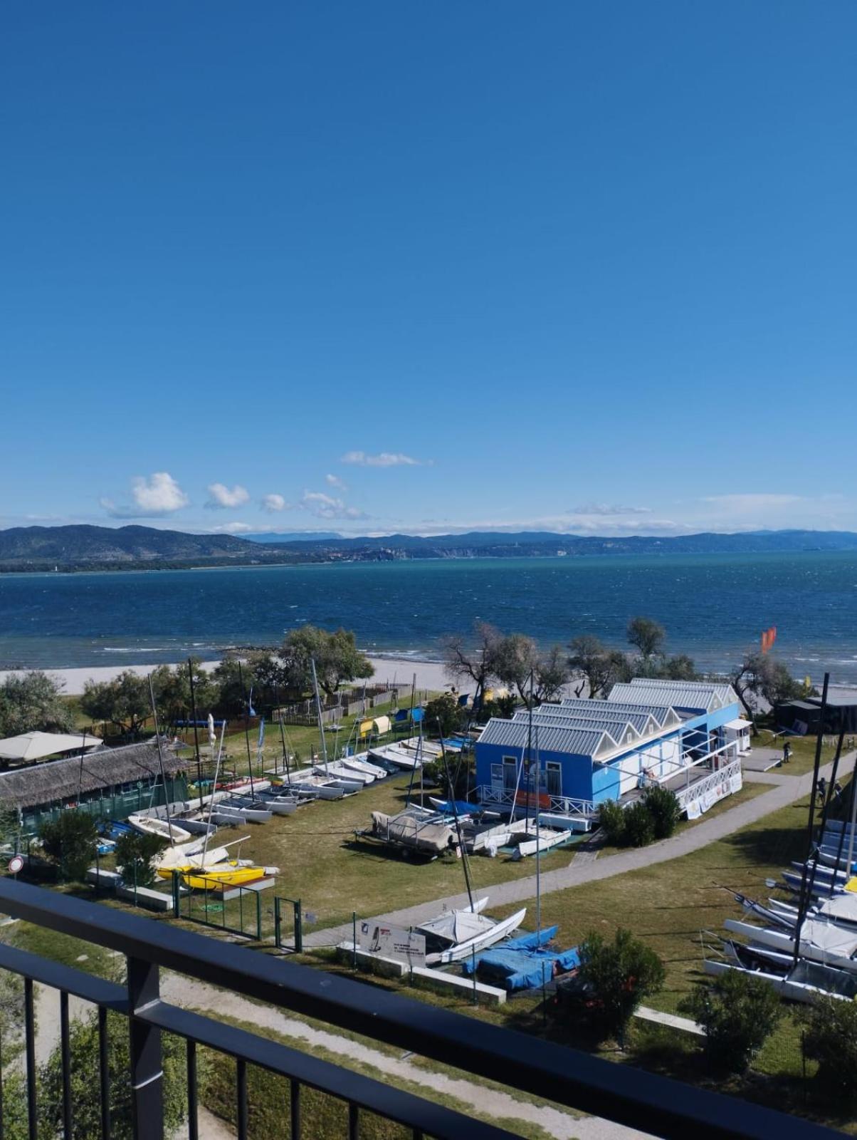 Appartamento Luxury Vista Mare Per 6 Persone A มารินา จูเลีย ภายนอก รูปภาพ